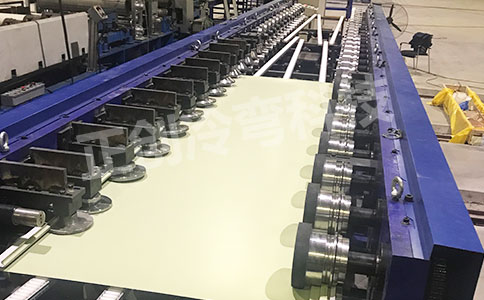 PU聚氨酯發泡板成型機