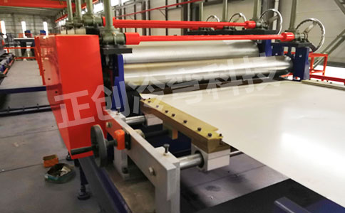 全自動PU彩鋼板發泡復合機